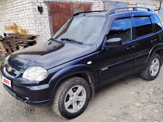 2017 Chevrolet Niva I Рестайлинг, чёрный, 660000 рублей, вид 1