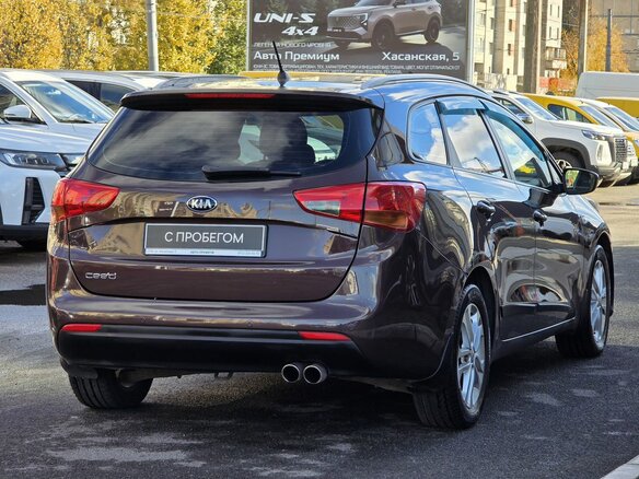 2013 Kia Ceed II, коричневый, 930000 рублей - вид 4