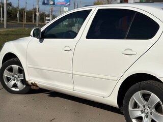 2011 Skoda Octavia II (A5) Рестайлинг, белый, 550000 рублей, вид 3