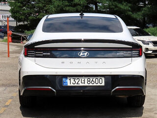 2023 Hyundai Sonata VIII (DN8) Рестайлинг, белый, 2200000 рублей, вид 4