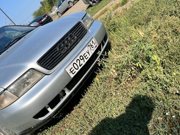 2000 Audi A4 I (B5) Рестайлинг, серебристый, 420000 рублей - вид 1