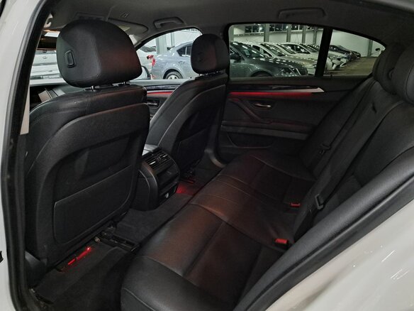 2014 BMW 5 серии Long 520Li VI (F10/F11/F07) Рестайлинг, белый, 1670000 рублей - вид 11