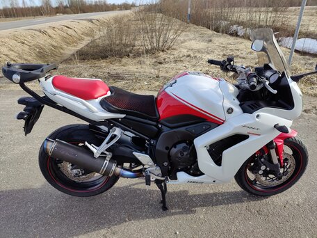 2010 Yamaha FZ1, белый, 550000 рублей, вид 3