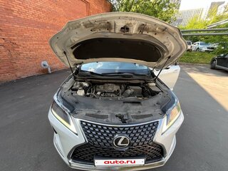 2019 Lexus RX 300 IV Рестайлинг, белый, 3750000 рублей, вид 1