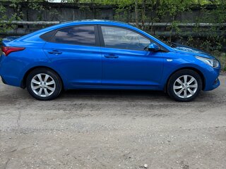 2017 Hyundai Solaris II, синий, 1000000 рублей, вид 4