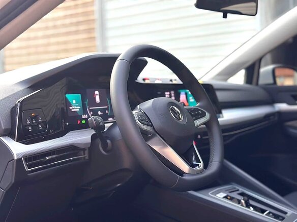 2023 Volkswagen Golf VIII, белый, 1830000 рублей - вид 7