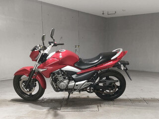 2015 Suzuki GSR 250, красный, 275000 рублей, вид 2