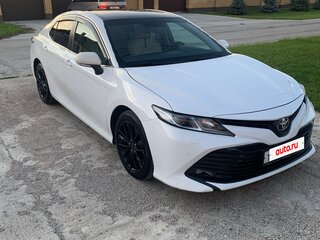 2019 Toyota Camry VIII (XV70), белый, 2450000 рублей, вид 1