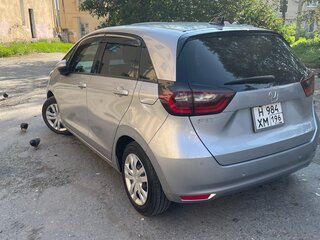 2020 Honda Fit IV, серебристый, 1275000 рублей, вид 4