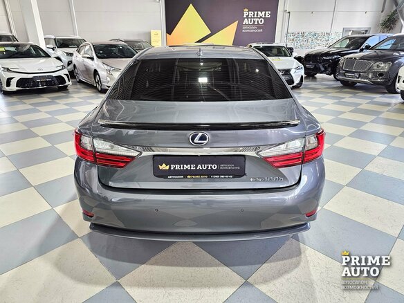2015 Lexus ES 300h VI Рестайлинг, серый, 2749000 рублей - вид 5