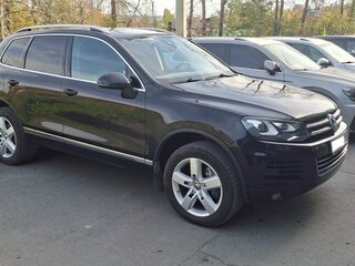 2013 Volkswagen Touareg II, чёрный, 2850000 рублей, вид 3