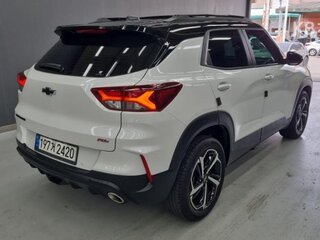 2022 Chevrolet TrailBlazer III, белый, 1660000 рублей, вид 2