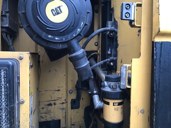 2006 Caterpillar 318, жёлтый - вид 9