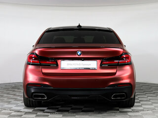 2019 BMW 5 серии 530d xDrive VII (G30/G31/G38), красный, 4950000 рублей, вид 4