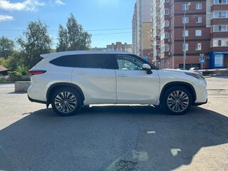 2021 Toyota Highlander IV (XU70), белый, 6500000 рублей, вид 4