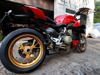 2020 Ducati Streetfighter V4, красный, 2000000 рублей, вид 3