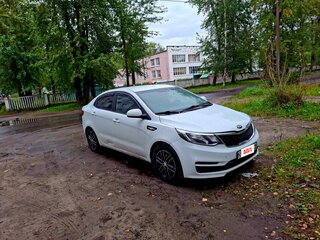 2013 Kia Rio III, белый, 390000 рублей, вид 2