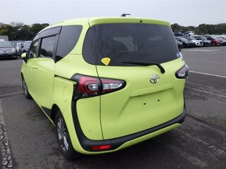 2020 Toyota Sienta II Рестайлинг, жёлтый, 1750000 рублей, вид 5