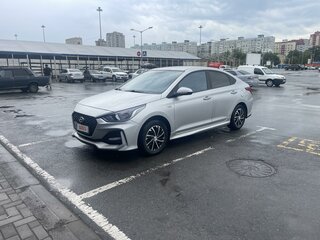 2018 Hyundai Solaris II, серебристый, 1500000 рублей, вид 1