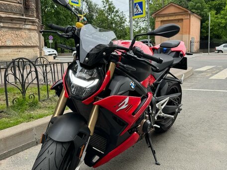 2022 BMW S 1000 R, красный, 2000000 рублей, вид 1