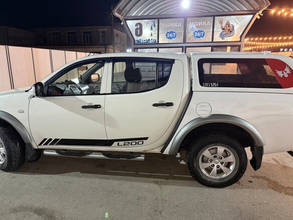 2011 Mitsubishi L200 IV, белый, 1180000 рублей - вид 4
