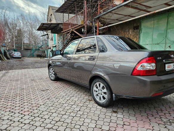 2015 Lada (ВАЗ) Priora I Рестайлинг, коричневый, 800000 рублей - вид 4