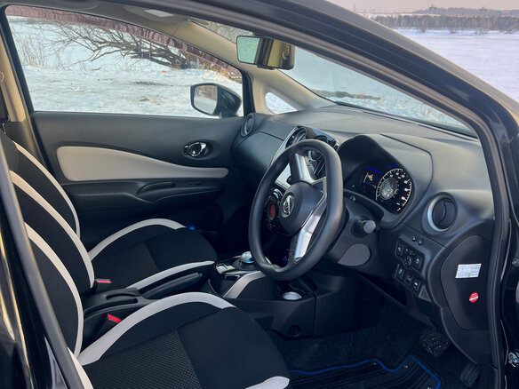 2017 Nissan Note e-Power II Рестайлинг, чёрный, 1250000 рублей - вид 7