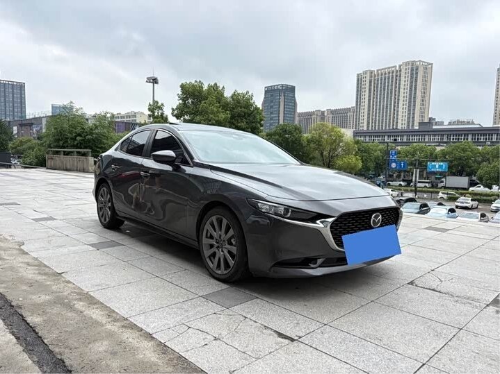 Открыть фотографии: Mazda 3 IV (BP)
