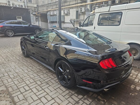 2023 Ford Mustang VI Рестайлинг, чёрный, 3190000 рублей - вид 9