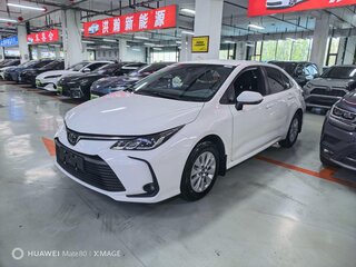 2022 Toyota Corolla XII (E210), белый, 1700000 рублей, вид 1
