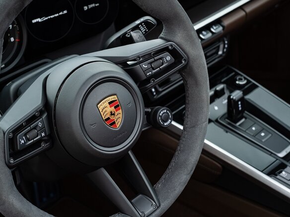 2019 Porsche 911 Carrera 4S VIII (992), красный - вид 34