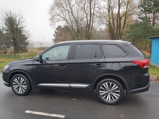 2019 Mitsubishi Outlander III Рестайлинг 3, чёрный, 2050000 рублей, вид 5