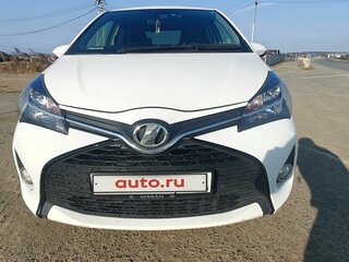 2016 Toyota Vitz III (XP130) Рестайлинг, белый, 1000000 рублей, вид 2