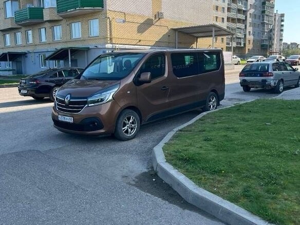 2020 Renault Trafic III, коричневый, 3200000 рублей - вид 5