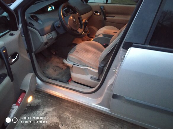 2005 Renault Scenic II, бежевый - вид 3