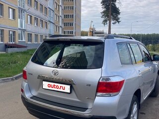2013 Toyota Highlander II (XU40) Рестайлинг, серебристый, 1850000 рублей, вид 4