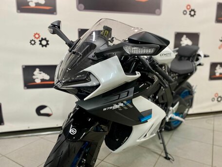 2025 CFMoto 675SR-R, белый, 769410 рублей, вид 2