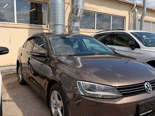2012 Volkswagen Jetta VI, коричневый, 855000 рублей, вид 3
