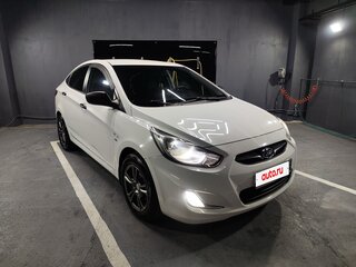 2014 Hyundai Solaris I, белый, 999999 рублей, вид 3