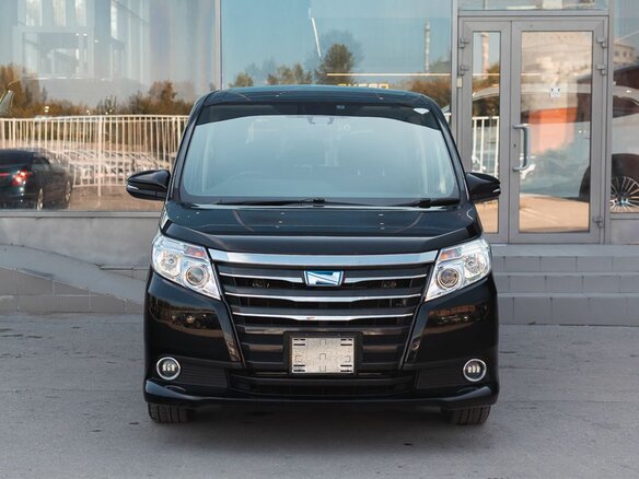 2017 Toyota Noah III (R80), чёрный - вид 1