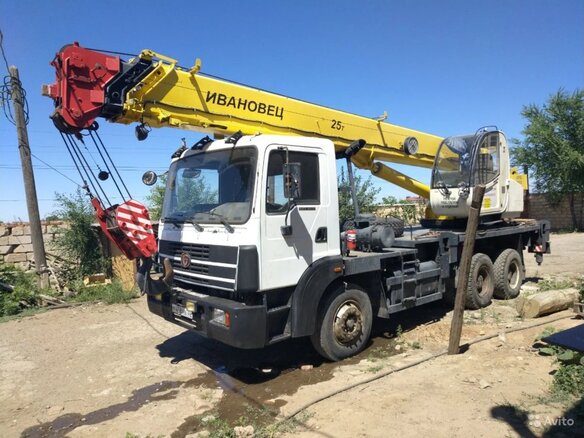 2011 Ивановец КС-54711, белый - вид 1