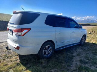 2014 SsangYong Stavic, белый, 1370000 рублей, вид 3