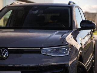 2025 Volkswagen Tharu XR 300 TSI, серый, 2699777 рублей, вид 2