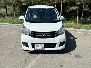 2017 Mitsubishi eK Wagon III Рестайлинг, белый, 730000 рублей, вид 2