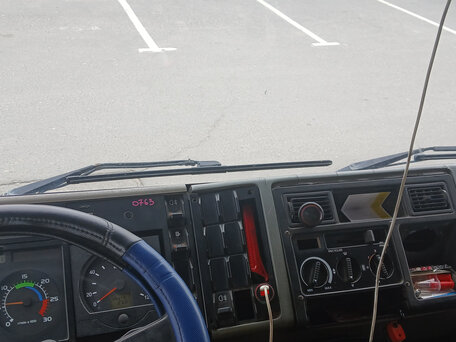 1990 Volvo FL, белый, 700000 рублей, вид 1