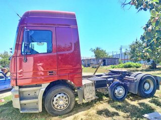 1997 Mercedes-Benz Actros, красный, 1650000 рублей, вид 4