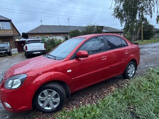 2011 Kia Rio II Рестайлинг, красный, 490000 рублей, вид 4