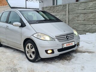 2005 Mercedes-Benz A-Класс 200 II (W169), серебристый, 658052 рублей, вид 4