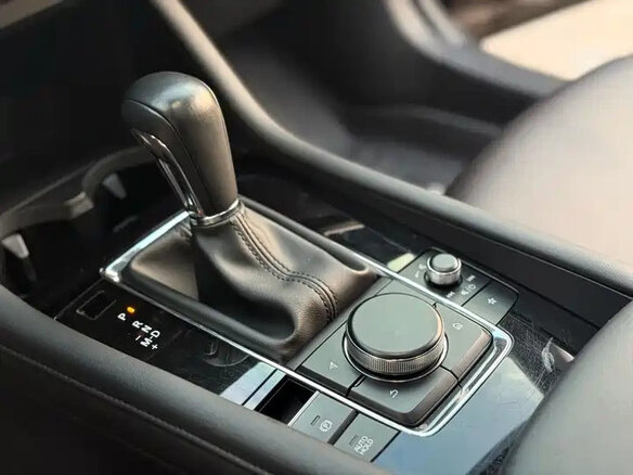 2023 Mazda 3 Axela IV (BP), чёрный, 1650000 рублей - вид 10