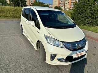2012 Honda Freed Spike I Рестайлинг, белый, 1350000 рублей, вид 3